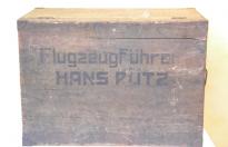 sempre dal blocco bellissima e rara cassa in legno tedesca ww2 dell' ufficiale pilota della luftwaffe HANS P�TZ in col, sandfarbe 1942
